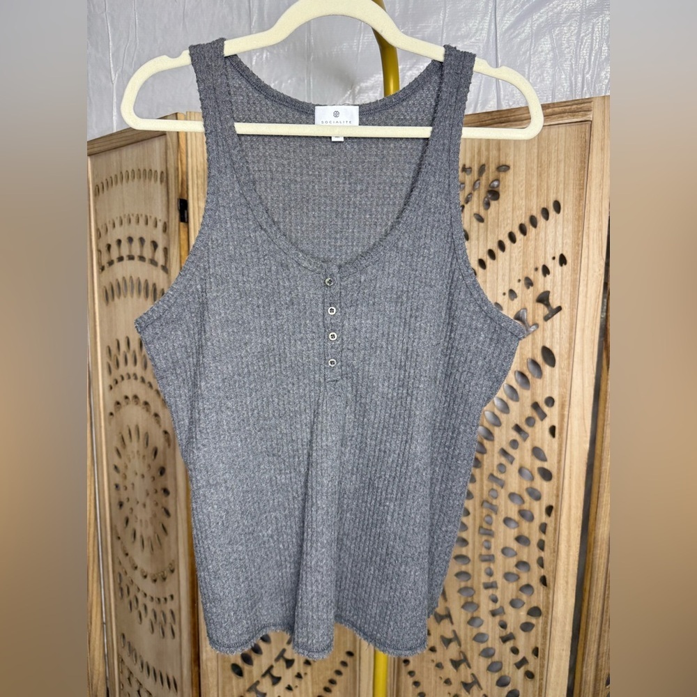 Socialite Gray Ribbed Buttoned Tank Top